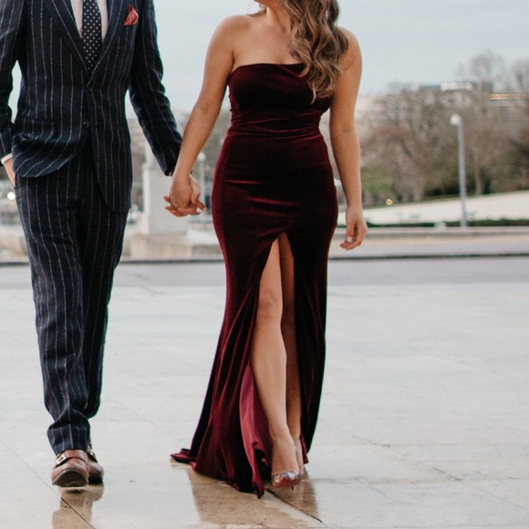 Aqua dresses burgundy gown. - Picture 2 of 3